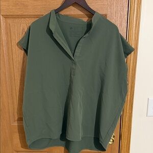 Women’s Figs scrub top